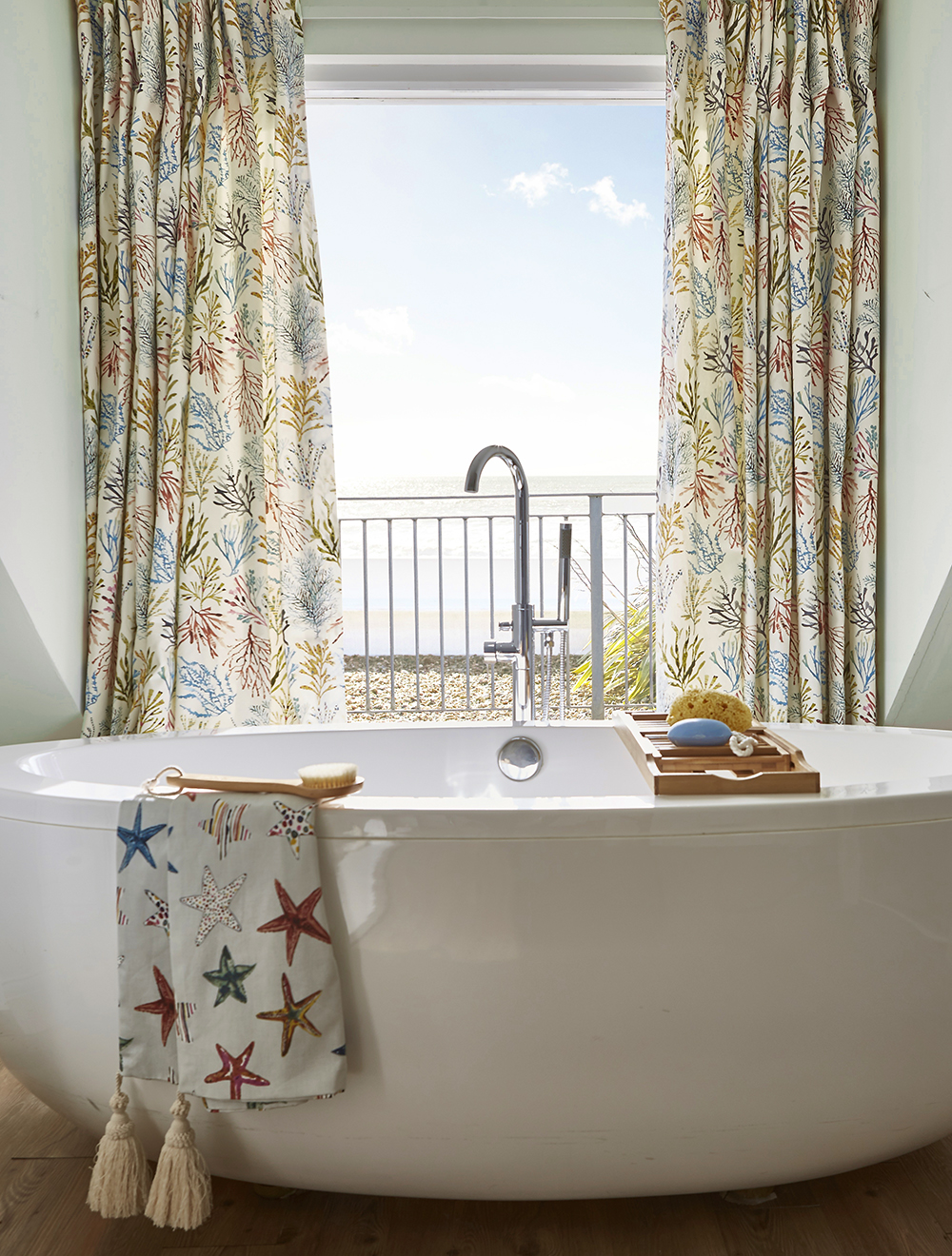 photo to show example of a sea breeze themed bathroom 