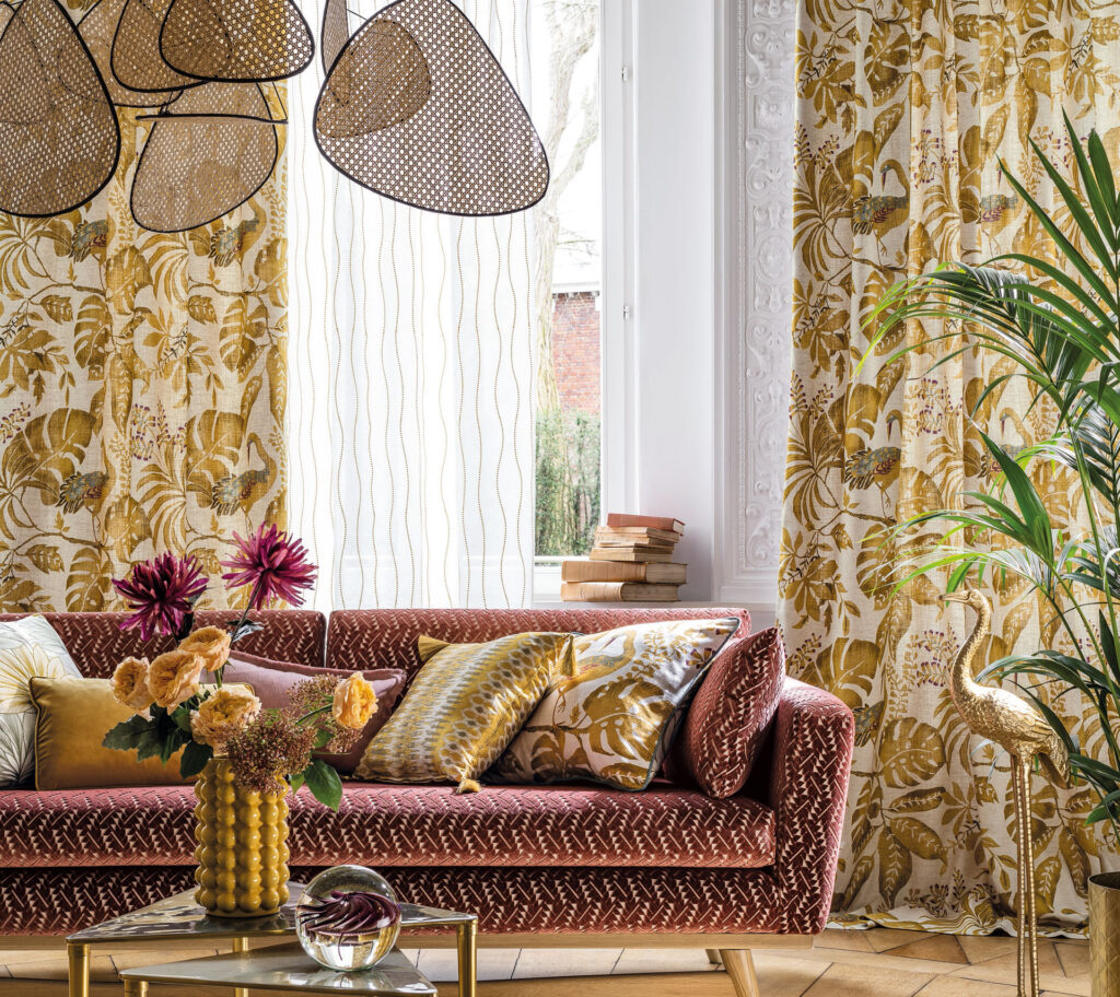 20s glam style interior with pattern curtains 