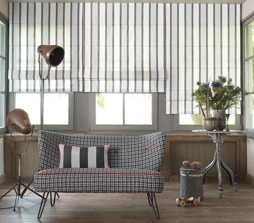roller blinds in french style living room 