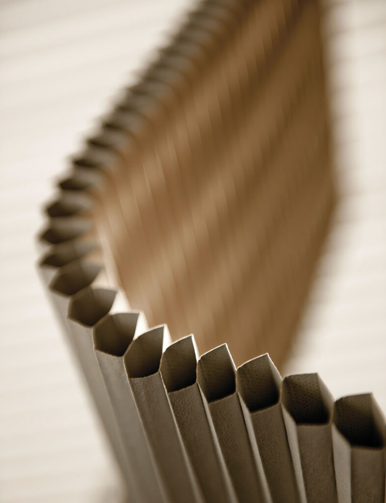 explainer image to show the insulation process for how honeycomb blinds work