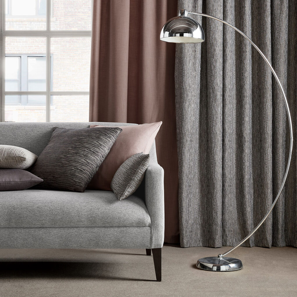 photo to show examples of feng shui living rooms