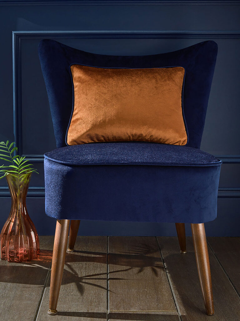 photo to show how to use cushions for chunky decor
