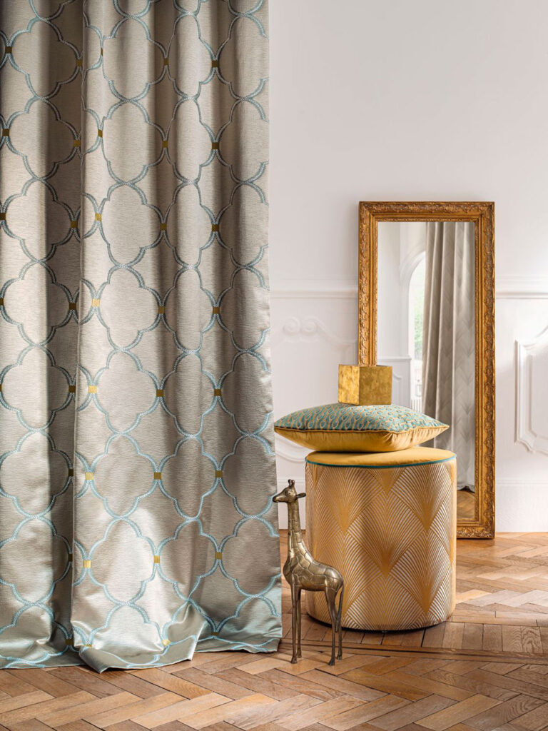 an image to show how grey and gold go well together