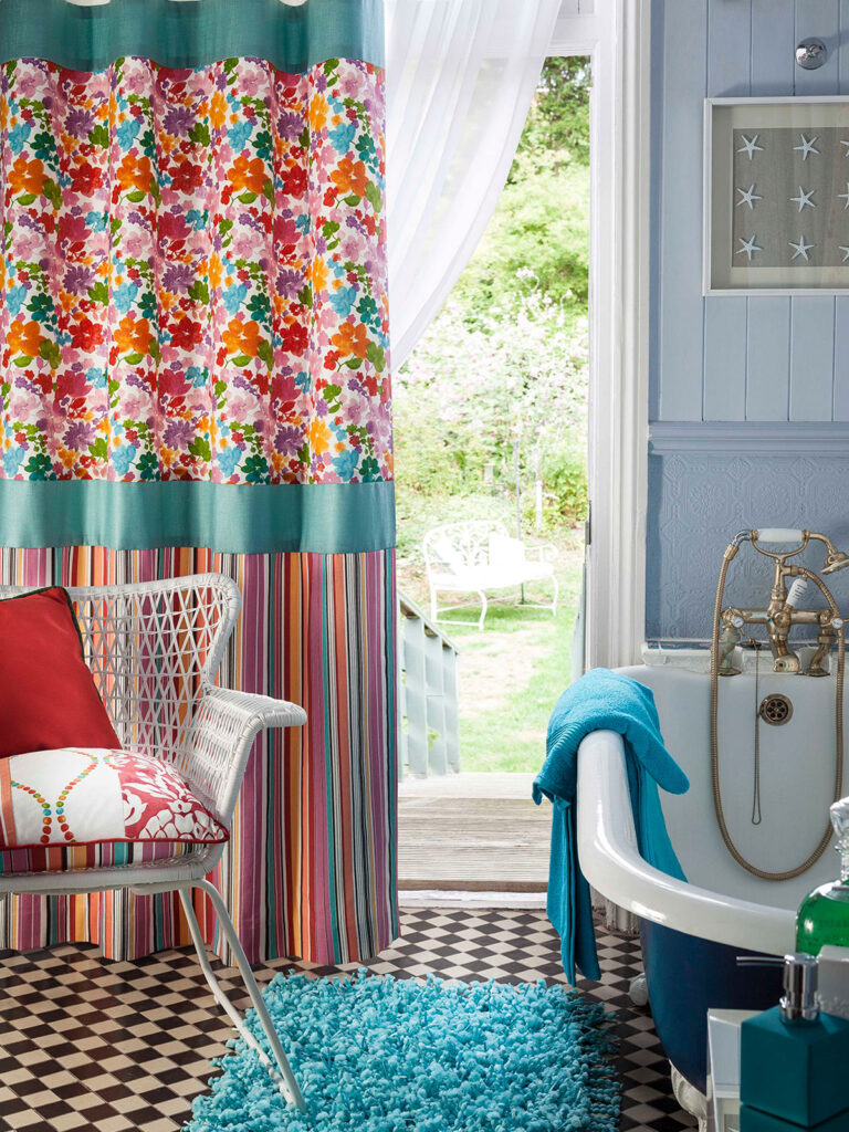 photo to show how a bathroom with bohemian interior design looks 