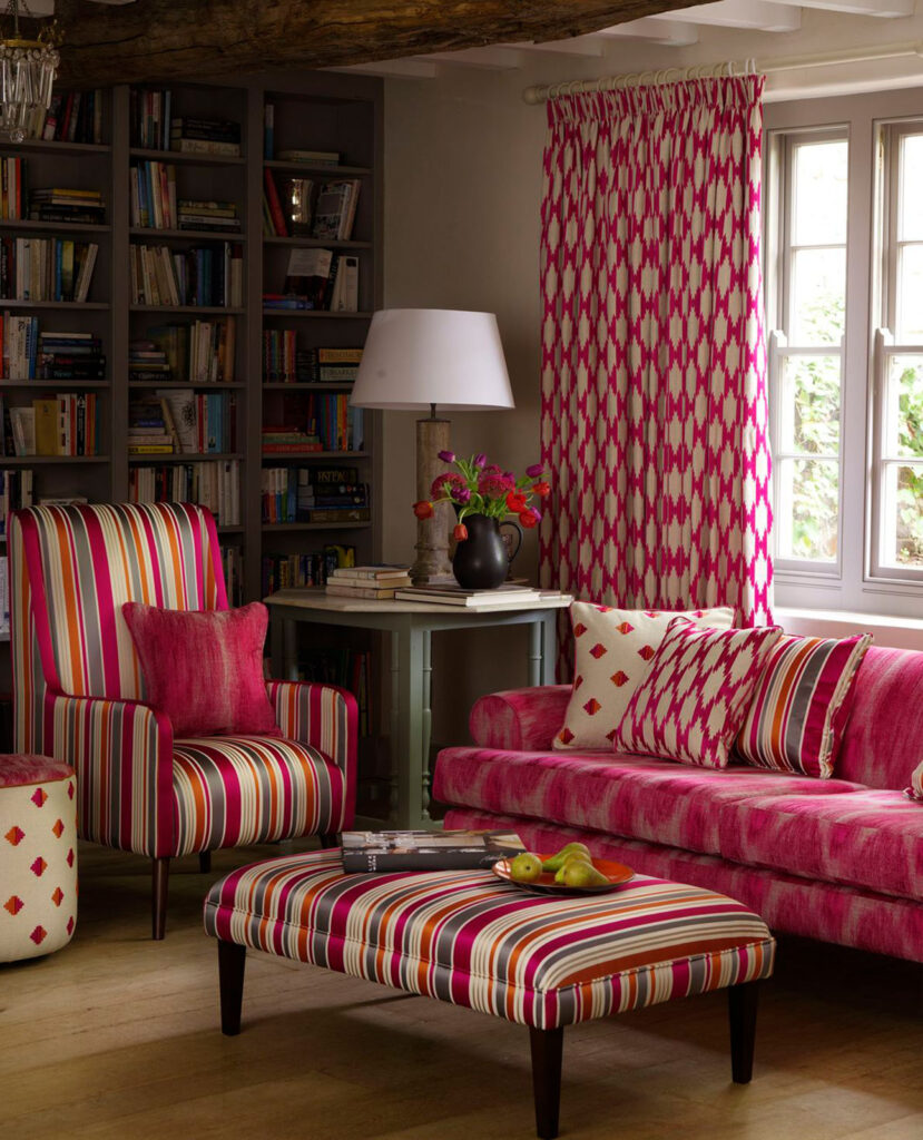 a photo of living room with a central america inspired interior design