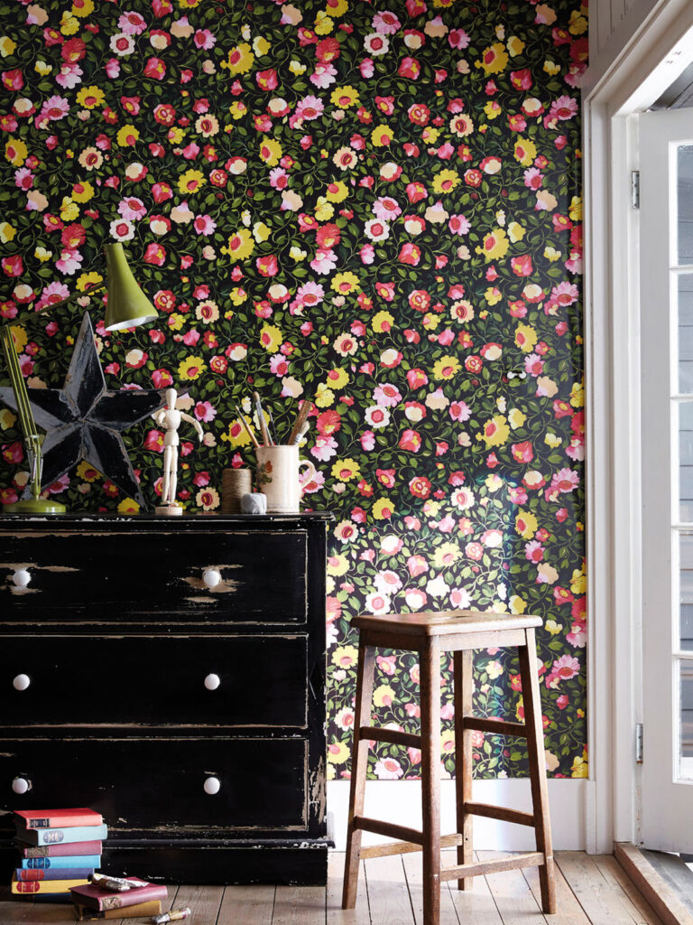 photo to show the different types of folk interiors that can be used at home