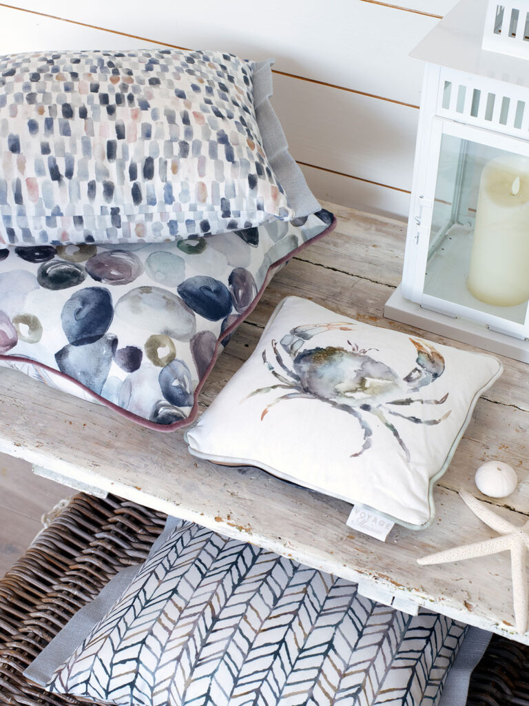 image to show example of coastal decorations to use in home 