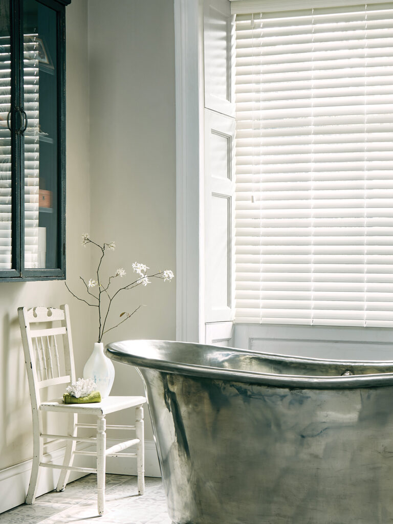 a photo to show example of a new england style bathroom