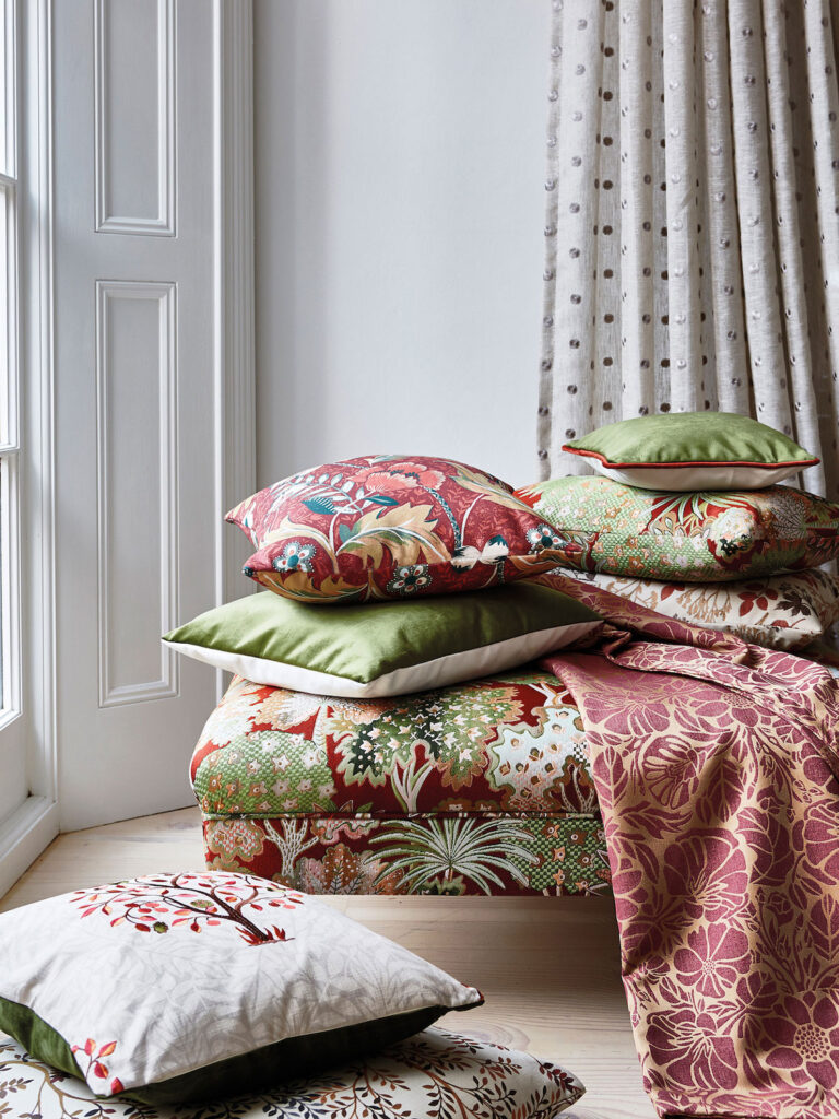 image of burgundy home decorations