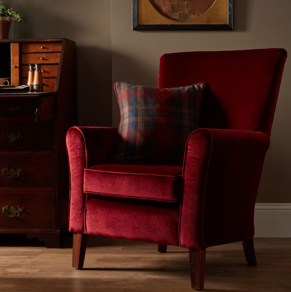 image to show how red goes well with the walnut colour