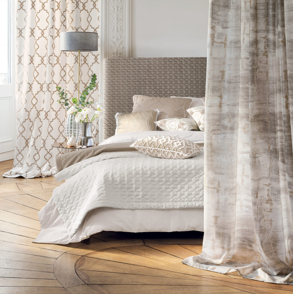 image to show example of a romantic design for bedroom