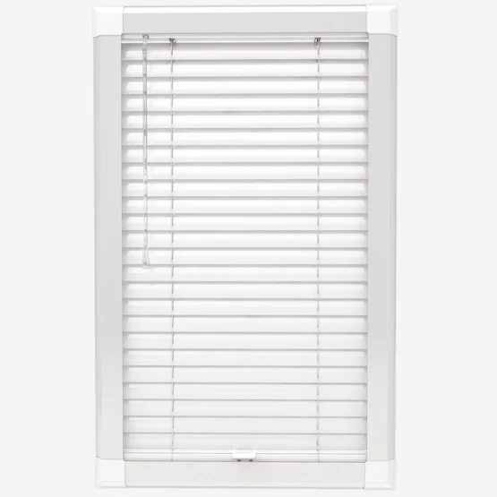 image of a white pull down blind