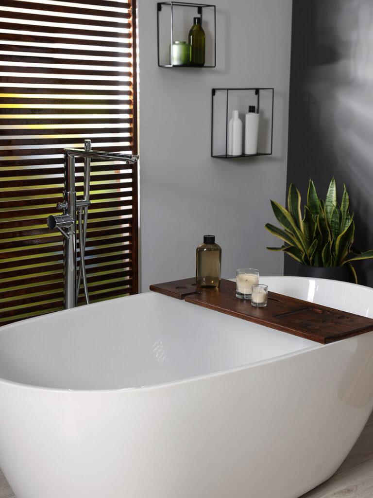 image to give ideas for bringing nature into a small bathroom