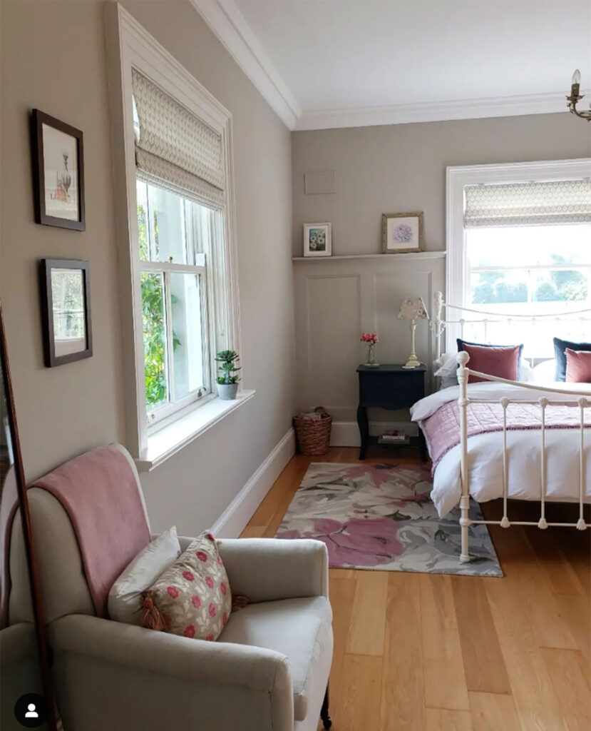 image of a bedroom roomset